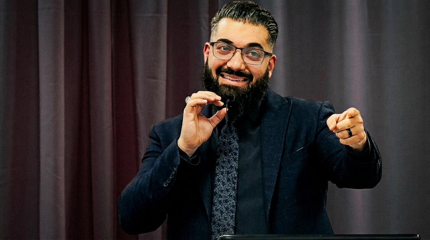 Jalal Moughania lecturing